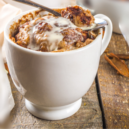 bolo-de-caneca-de-baunilha-e-canela