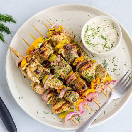 espetadas-de-frango-com-legumes