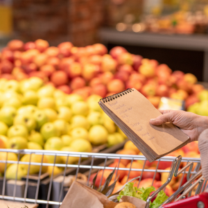 queres-ter-sucesso-na-tua-dieta-vai-as-compras-com-uma-lista